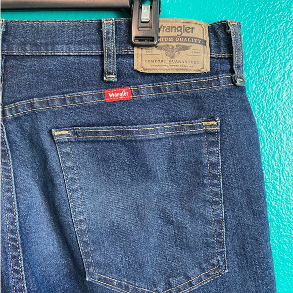 Wrangler Regular Fit Dark Straight Leg Jeans Men's 36 x 32 - Picture 6 of 9